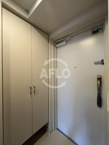 玄関　コンフォリア江坂広芝町　玄関