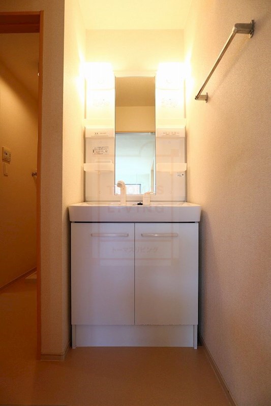 洗面設備　・同型参考写真