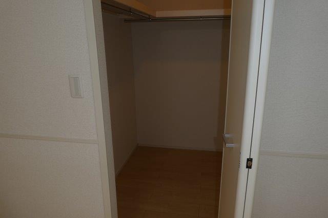 収納　ウォークインクローゼット