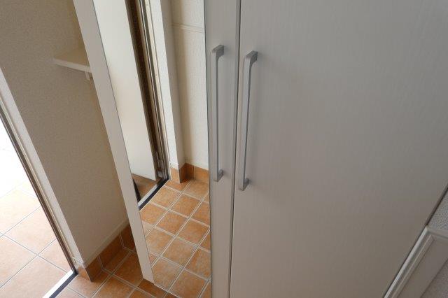 玄関　シューズボックス