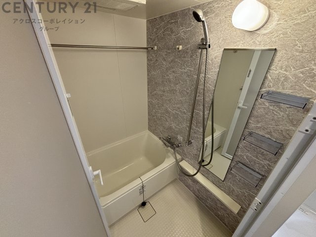 バス・シャワールーム　便利な浴室乾燥機付き♪