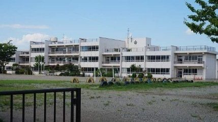 小学校　大和町立吉岡小学校（小学校）まで1400m