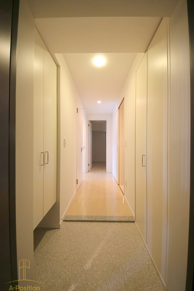 玄関　グランルージュ谷町六丁目