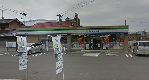 コンビニ　ファミリーマート 小倉明和町店（コンビニ）まで122m