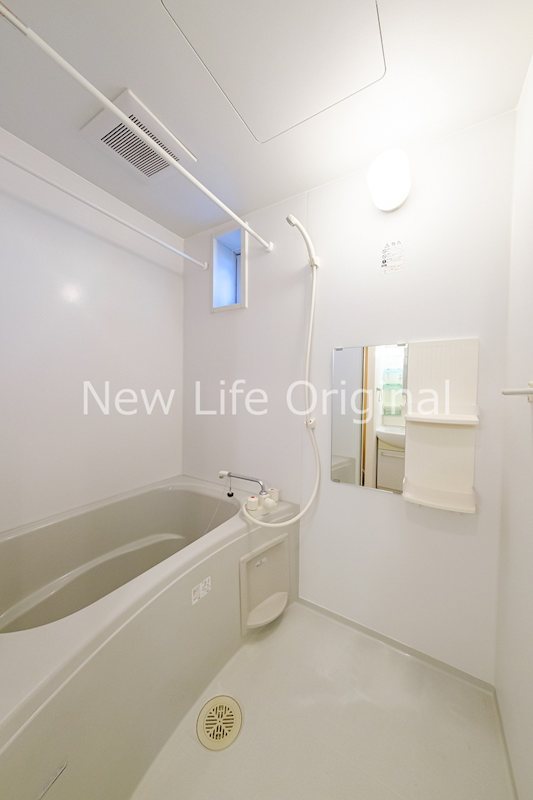 バス・シャワールーム　自然光の入るバスルームでくつろぎのひと時を☆