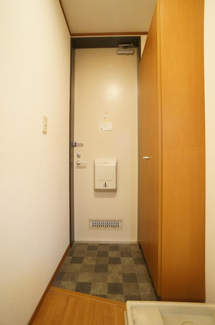 玄関　すっきりシンプルな玄関スペースです！