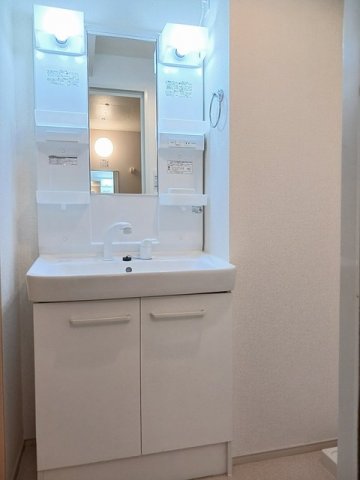 洗面設備　脱衣スペースもあります