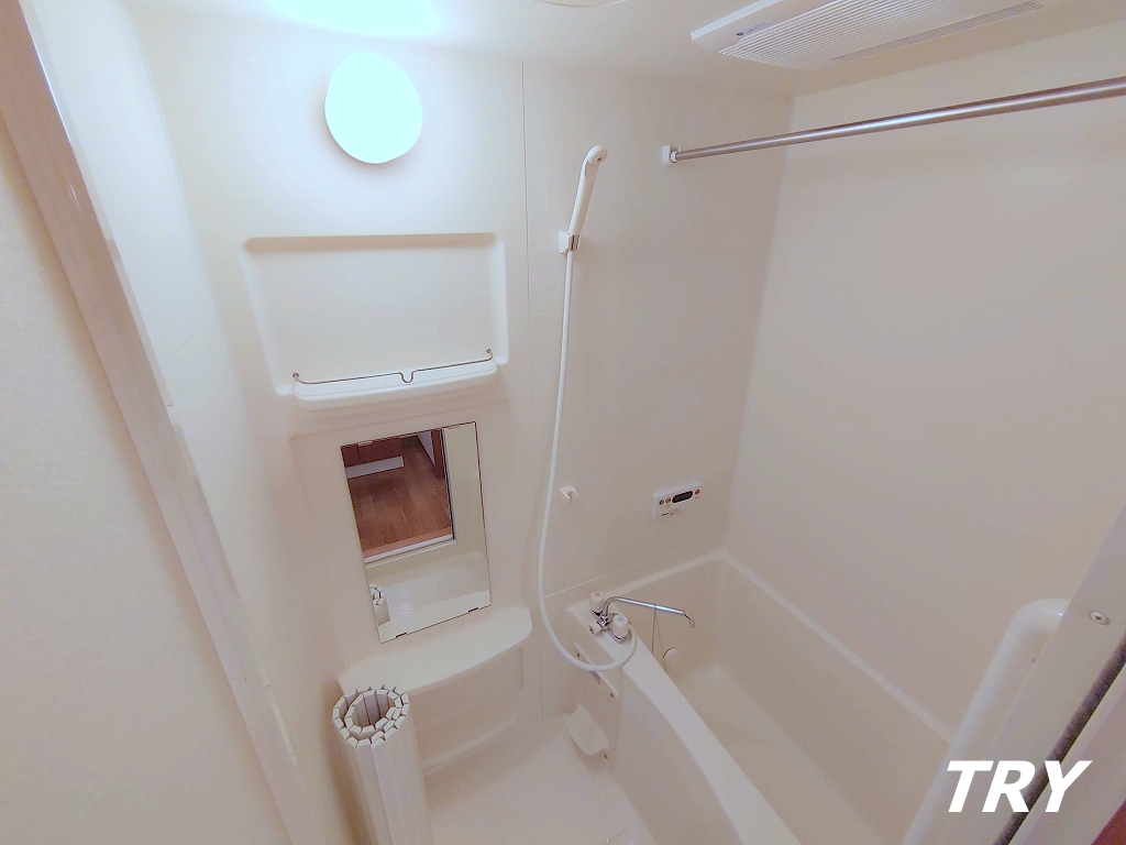 バス・シャワールーム　浴室乾燥で雨の日の洗濯物も乾かせます