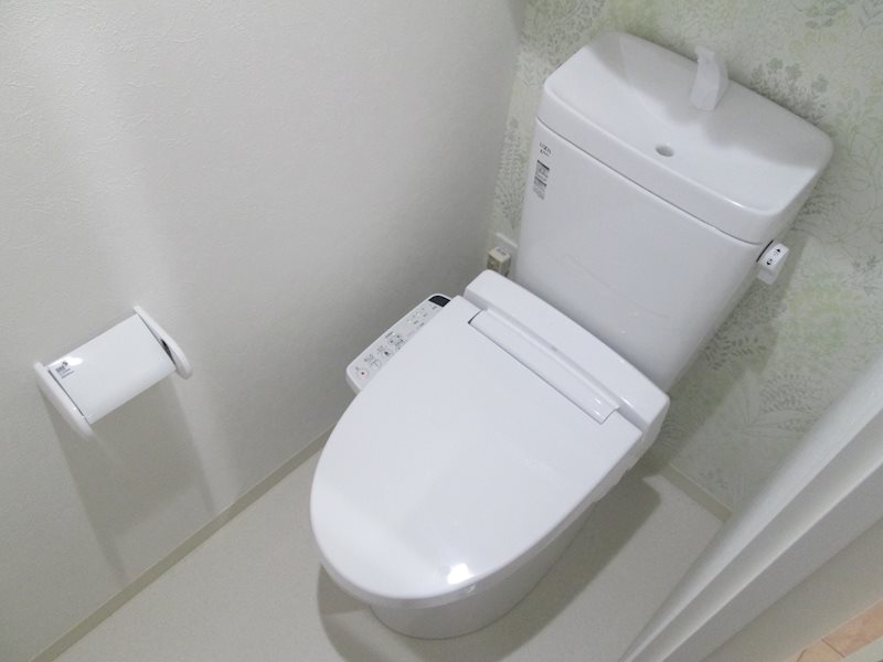 トイレ　温水洗浄便座