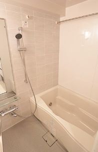 バス・シャワールーム　落ち着いた空間のお風呂です