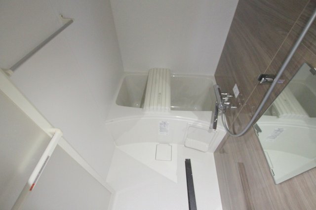 バス・シャワールーム　落ち着いた空間のお風呂です