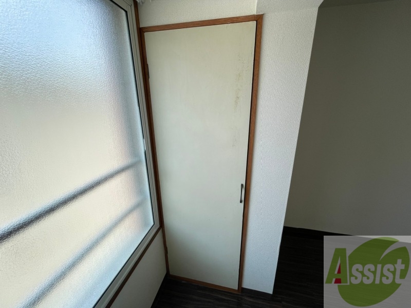 収納　クローゼットになります。コート類も収納できそうですね。