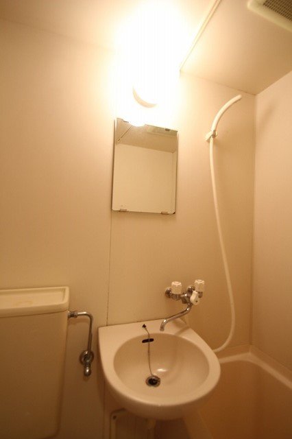 洗面設備　同物件別号室のものです。