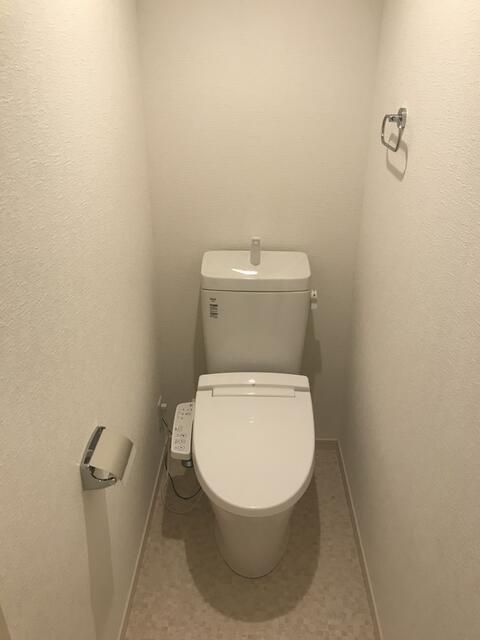 トイレ　■温水洗浄便座