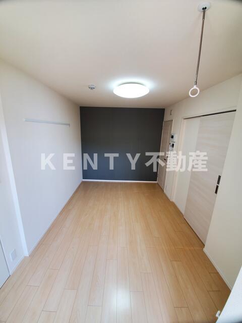 その他部屋・スペース　広くて明るい寝室