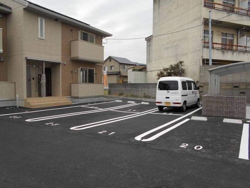 駐車場　駐車場