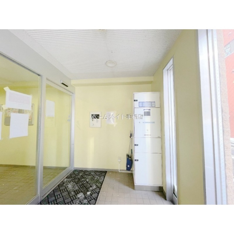 エントランス　宅配ボックス、オートロック付きです！