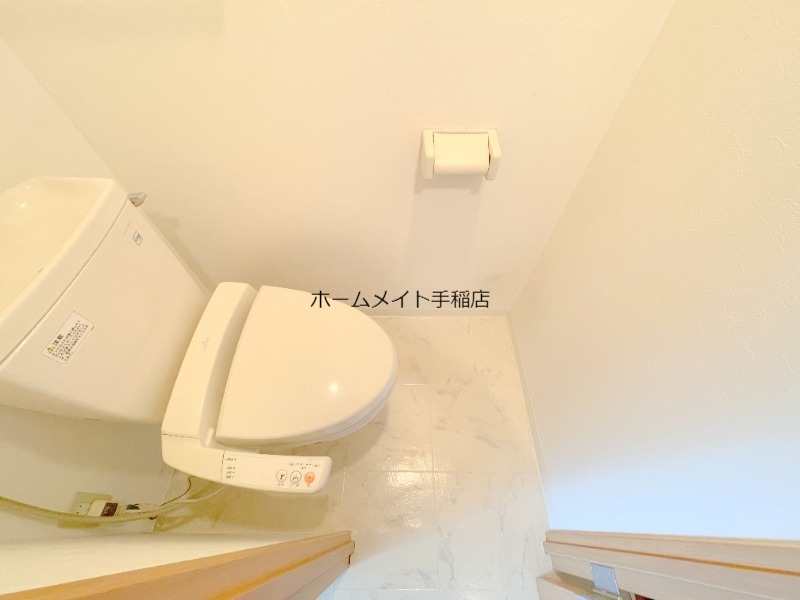 トイレ　温水洗浄暖房便座です！