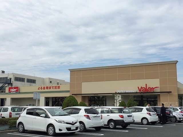 スーパー　バロー　高塚店（スーパー）まで180m