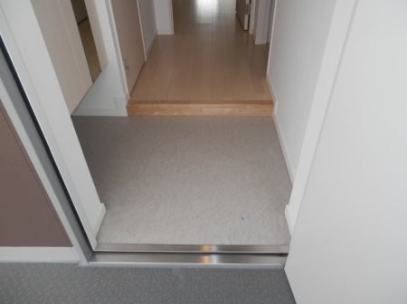 玄関　同建物別部屋（同間取り）になります。現状優先です。