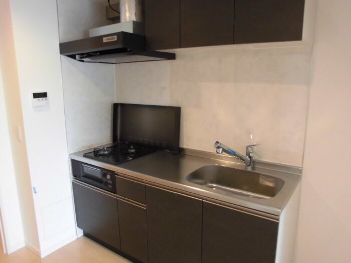 キッチン　同建物別部屋（同間取り）になります。現状優先です。