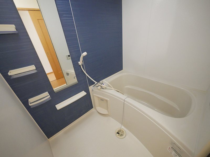 バス・シャワールーム　シャワー・追い焚き給湯