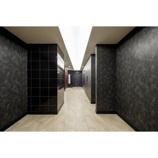 エントランス　ゆとりのあるエントランスです