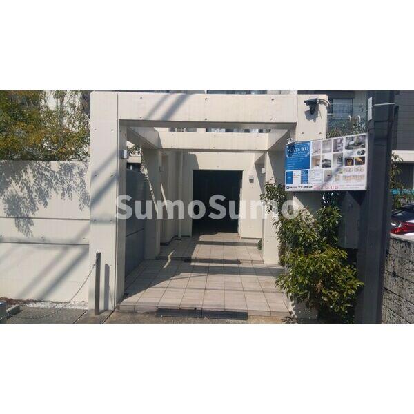 エントランス　清潔なエントランスです