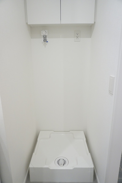 その他　洗濯機置き場は室内にあるので雨に濡れる心配はありません。