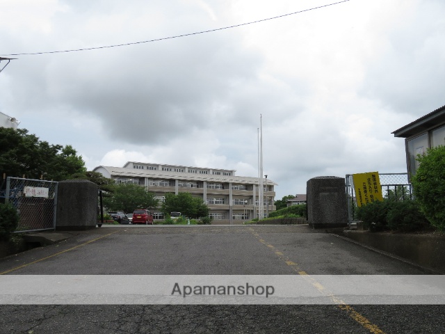 中学校　熊本市立下益城城南中学校（中学校）まで409m