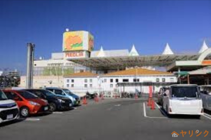 ショッピングセンター　メグリア本店（ショッピングセンター）まで588m