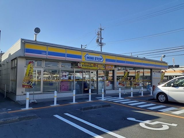 コンビニ　ミニストップ（コンビニ）まで450m