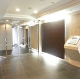 ロビー　★《見学予約受け付け中》設備充実のハイグレード賃貸マンショ