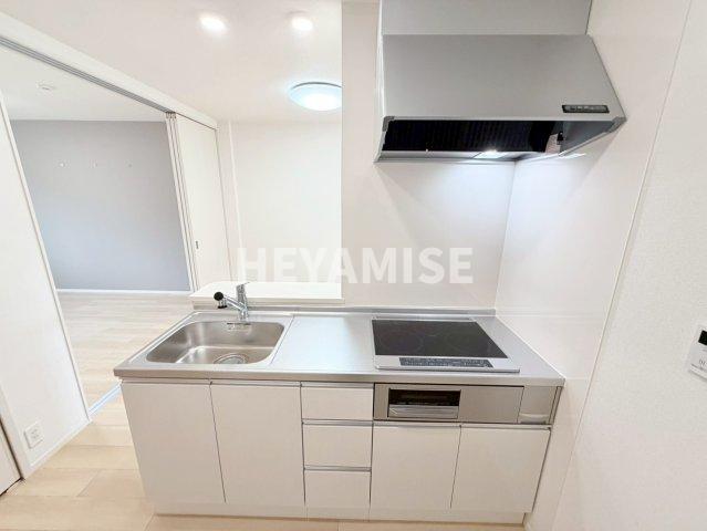 キッチン　※室内画像は別号室のもの