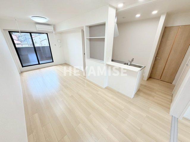 居室・リビング　※室内画像は別号室のもの