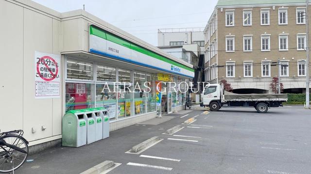 コンビニ　ファミリーマート 浮間五丁目店（コンビニ）まで424m