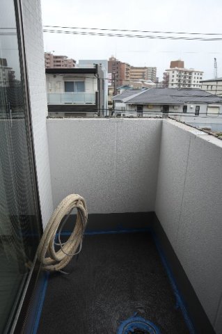 バルコニー　バルコニーからの眺めを楽しみながら食事をしませんか