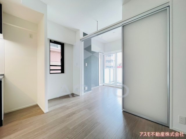 居室・リビング　同マンション別部屋参考写真