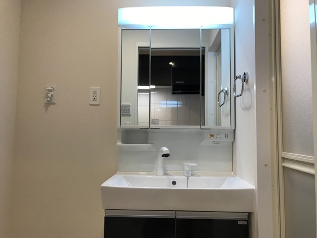 洗面設備　洗髪洗面化粧台