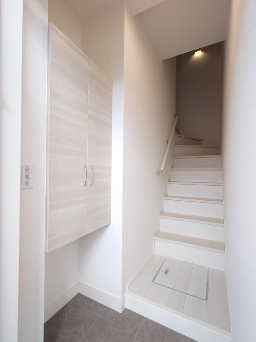 玄関　玄関／階段