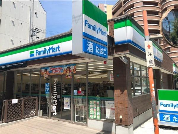 コンビニ　ファミリーマート京橋駅西店（コンビニ）まで104m