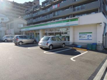 コンビニ　ファミリーマート 小向西町店（コンビニ）まで458m