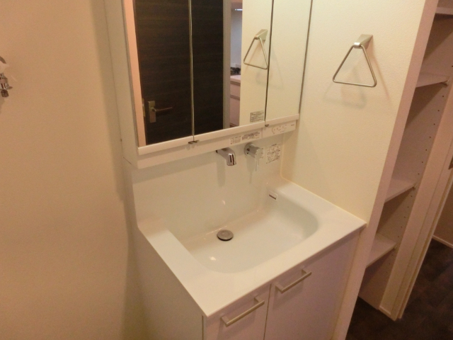洗面設備　同一建物２０３号室の写真掲載