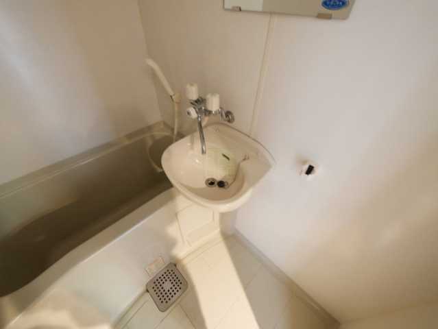 洗面設備　同物件、別部屋のお写真になります。