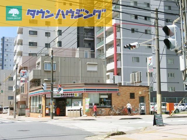 コンビニ　セブンイレブン（コンビニ）まで600m
