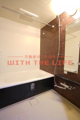 バス・シャワールーム　コンパクトで使いやすいお風呂です