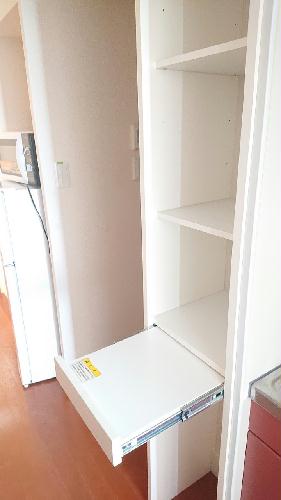 収納　キッチン棚