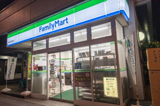コンビニ　ファミリーマート新御徒町駅前店（コンビニ）まで194m