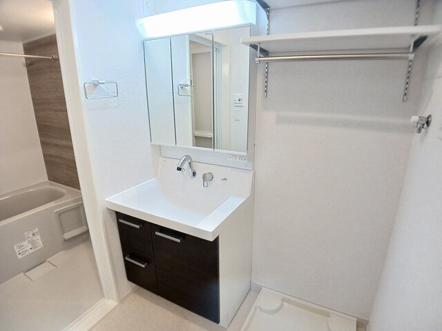 洗面設備　コンパクトで使いやすい洗面所