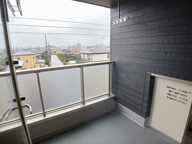 バルコニー　バルコニーからの眺めを楽しみながら食事をしませんか